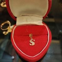 ราคา จี้ตัวอักษรทอง 0.5 กรัม ทองหนุ่ม (27365235359)