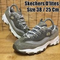 ราคา Skechers D'lites รองเท้าผ้าใบมือสอง (4601948502)