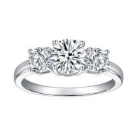 ราคา [R3-0106] แหวนเพชรเรียง 3 เม็ด 1 CT (สั่งผลิต) (42423392397)