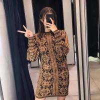 ราคา ⚜️เดรสVersace ⚜️ โทนสีทองตัดดำ ลายสวยเกร๋ดูคลาสสิคมาก (7237413449)