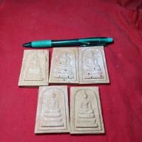 ราคา สมเด็จหลวงปู่ทิม วัดแม่น้ำคู้ เหมาหมด5องค์300บ. (29432140487)