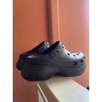 ราคา ขายค่ะ สินค้ามือ2 ของแท้% crocs classic bae clog size w7 (24 CM) สีดำ (22022754458)