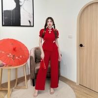 ราคา ชุดตรุษจีน ผ้าวูลเวฟ เสื้อคอจีนติดกี่เพ้าอกทรงหยดน้ำแขนตุ๊กตาผ่าหน้าแต่งโบว์พร้อมสายผูกเอว+กางเกงเอวเรียบสม็อคหลังมีกระเ (28977791292)