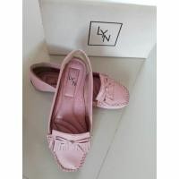 ราคา รองเท้า LYN แท้ ไซต์ 36 ราคาป้าย 1,590 (1719223429)