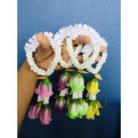 ราคา พวงมาลัยไหว้หน้ารถ ( พวงมาลัยนางกวักดอกกุหลาบ + ดอกพุด ) พวงมาลัยไหว้พระ มาลัยไหว้ผู้ใหญ่ (4188534279)