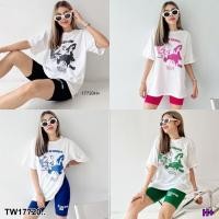 ราคา SS17720 set 2 ชิ้น เสื้อโอเวอร์ไซส์ สกรีนลาย + กางเกงเลคกิ้งขาสั้น Oversized shirt with stripes + short leggings (17881768129)