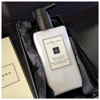 ราคา Jo Malone London English Pear & Freesia Body and Hand Lotion 250ml. โจมาโลน โลชั่นกลิ่นหอมหรูหราที่เป็นเอกลักษณ์ (17371409860)