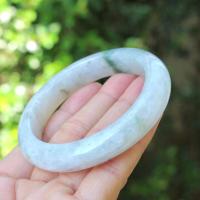 ราคา กำไลหยกขาวอมเทาติดเขียวเนื้อแก้ว (26719546854)