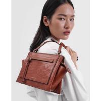 ราคา charles&keith กระเป๋าพร้อมส่ง รุ่น Croc-Effect mini trapeze crossbody bag (9021798883)