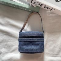 ราคา (สินค้ามือ2) กระเป๋ายีนส์ใบเล็ก กระเป๋ายีนส์เข้ม กระเป๋ายีนส์ทรงรี (44009071765)