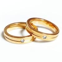 ราคา แหวนคู่ไททาเนียมพร้อมสลักชื่อแหวนผู้ชายและผู้หญิงป้องกันสนิมรุ่นเพทายสีทองแหวนคู่หมั้น (53551395272)