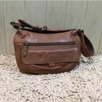 ราคา กระเป๋าสะพายหนังแท้ แบรนด์ Fossil สินค้ามือสอง (4224194122)