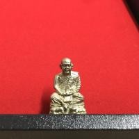 ราคา องค์ลอย รูปหล่อ รูปเหมือน หลวงพ่อสมชาย วัดเขาสุกิม รูปหล่อนั่ง เสือ-วัว ปี 2536 เนื้ออัลปาก้า รุ่นมูลนิธิเพื่อการศึกษา (14997740249)