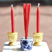 ราคา ธูปเทียนดินปั้นจิ๋วสีแดงงานดินปั้นชุดธูป 9 ดอก เทียน 2 เล่ม สูงประมาณ 4'' (29715905363)