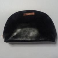 ราคา กระเป๋าหนังหนาสีดำ Isabella Scott Sydney ปากบนซิป ขนาด 11 × 6 นิ้ว (27458139264)