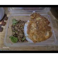 ราคา ข้าว​ลาบ​หมู​ไข่เจียว​ (43711188386)