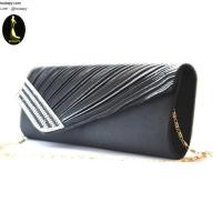 ราคา กระเป๋าผ้าอัดพลีทสีดำ แต่งเพชรติดกระดุมปิดเฉียงตามแบบ (6115810624)