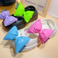ราคา Th & แฟชั่นแฟชั่นใหม่รองเท้าน่ารัก Charms สีสัน Bow-Knot รองเท้าหัวเข็มขัดสําหรับ Clogs อุปกรณ์เสริม DIY รองเท้าตกแต่งเด็กชายและเด็กหญิง Party ของขวัญ. (27130211976)