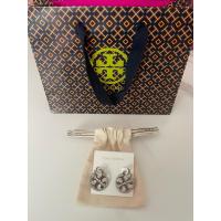 ราคา ต่างหู Tory Burch Miller Pavé Hoop Earrings (41854559245)