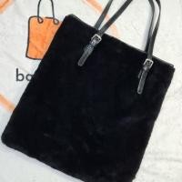 ราคา CASTELLARI Milano tote bag ขนนุ่มสีดำหรู made in Italy กระเป๋าแบรนด์เนมแท้ มือสอง (40217170000)