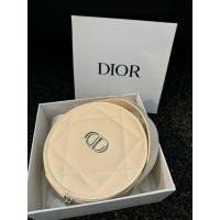 ราคา sold Dior กระเป๋าใส่เครื่องสำอางค์ มือ 1 (28754163144)