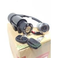 ราคา (Sonic 2003) ชุดสวิทช์กุญแจชุดใหญ่ Honda Sonic 125 ปี 2003 (รุ่นกุญแจเล็ก) แท้ (1442559744)