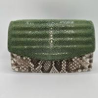 ราคา กระเป๋าสะพายข้างหนังปลากระเบนรุ่น “ระเบนศรี (Raben Sri)” (26934420721)