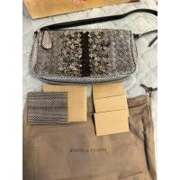 ราคา ขาย กระเป๋า BOTTEGA Lady Borse Con Maniglia Corta รายละเอียดสินค้า สินค้าใหม่มือ1 (55402625196)