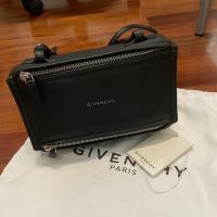 ราคา Givenchy mini pandora box สีดำ แท้ like new!! หนังยังใหม่ อยู่ทรง (8127310792)