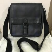 ราคา กระเป๋า burberry crossbody สีนำ้เงินเข้ม ของแท้%(มือสอง) (6817231874)