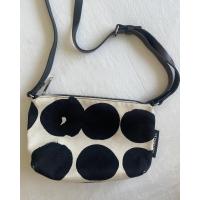 ราคา กระเป๋าสะพายข้าง Marimekko แท้ (25070670722)