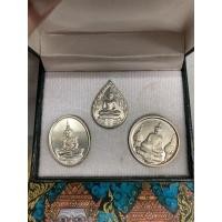 ราคา พระแก้วมรกต ฉลองสมโภชกรุงรัตนโกสินทร์ วัดพระศรีรัตนศาสดาราม "พระราชศรัทธา" ปี 2525 (17683580955)