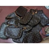 ราคา LV Pochette หลุยส์พอช งานตู้ญี่ปุ่นมือสอง (11215074957)