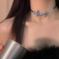 ราคา Silver PU Leather Rose Flower Necklace Choker Clavicle Chain Jewelry Accessory (26007781510)
