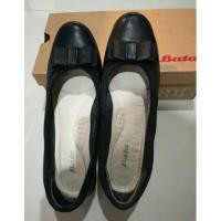 ราคา รองเท้า Bata size 40-41 ใส่น้อยสภาพดี (1518553265)