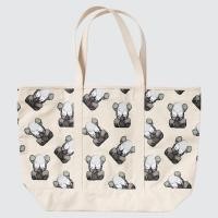 ราคา พร้อมส่ง กระเป๋า Kaws Tokyo First x uniqlo collectionใหม่ วางขายเฉพาะที่ญี่ปุ่น (10722719997)