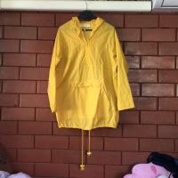 ราคา เสื้อแขนยาวผ้าร่มสีเหลืองมีฮู้ด (4132617429)