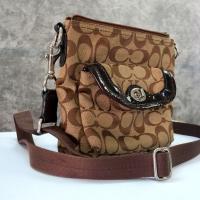 ราคา กระเป๋าสะพายข้างผ้าแคนวาส COACH มืสองสภาพดี (26540369991)