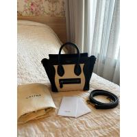 ราคา Used Luggage Nano Celine in Calfskin สี black&white (25182303257)