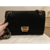 ราคา กระเป๋าสะพายข้าง สีดำ charles & keith (13005452354)