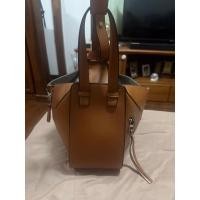 ราคา กระเป๋า loewe hammock หนังแท้ (21485671454)