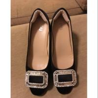 ราคา รองเท้าshuส้นสูง1.5นิ้ว เบอร์38 มือสอง ของเเท้เเน่นอน (7201467618)