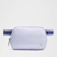 ราคา Lululemon Everywhere Belt Bag 1L Wordmark : สีฟ้า กระเป๋าคาดอก ของแท้ shop ไทย (53603807852)