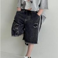 ราคา [ส่งไวจากไทย] กางเกงยีนส์ขาสั้นเด็กชาย กางเกงแต่งขาด ปลายขารุ่ย สีดำ แต่งแถบขาวด้านข้าง ดีไซน์หล่อเท่ เหมาะสำหรับ3-12 ปี (24787955736)