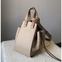 ราคา Loewe hammock drawstring ไซส์ small สีsandmink ปี2019 (13369812034)