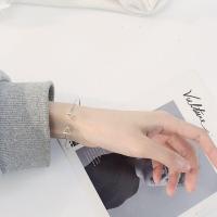 ราคา huitiingliu : กำไลข้อมือลูกศร มินิมอล สไตล์เกาหลี พร้อมส่ง สุดน่ารัก (14377210634)