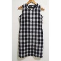 ราคา dress เดรสลายสก็อตสีดำขาว มีซับใน ze.in. มือ2 สภาพดี มีตำหนิรอยเปื้อนนิดเดียว (z25) (27363303396)