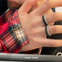 ราคา แหวนวินเทจ แหวน Day Night แหวนเพชรเต็มรูปแบบผู้ชายอินเทรนด์สไตล์ Cool Hip-Hop แหวนเดี่ยวหญิง ins Niche Feel ไทเทเนียมเหล็กชายแหวนหางแหวน (55552834993)