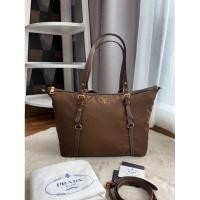 ราคา prada nylon tessuto (สี corinto) // choco Size : 9”x11” ใส่ไอแพดได้ (23077503442)