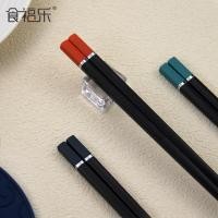 ราคา ตะเกียบโลหะผสมสี่เหลี่ยมครัวเรือนรับประทานอาหารทุกวันครัวแหวนทองเงินห้าสีรับประทานอาหารหนึ่งคนหนึ่งตะเกียบกันลื่นทนอุณหภูมิสูง (50203778703)